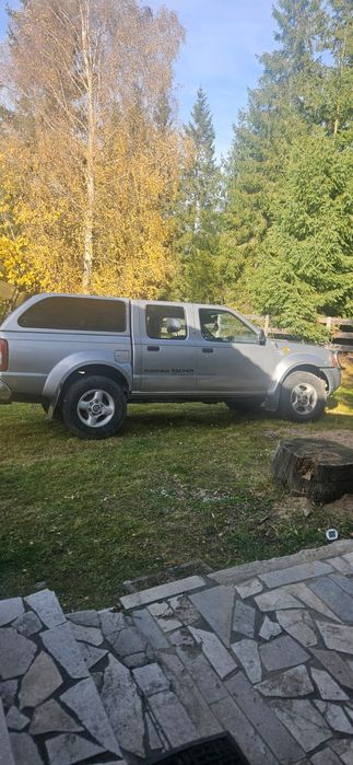 Vând nissan navara d22
