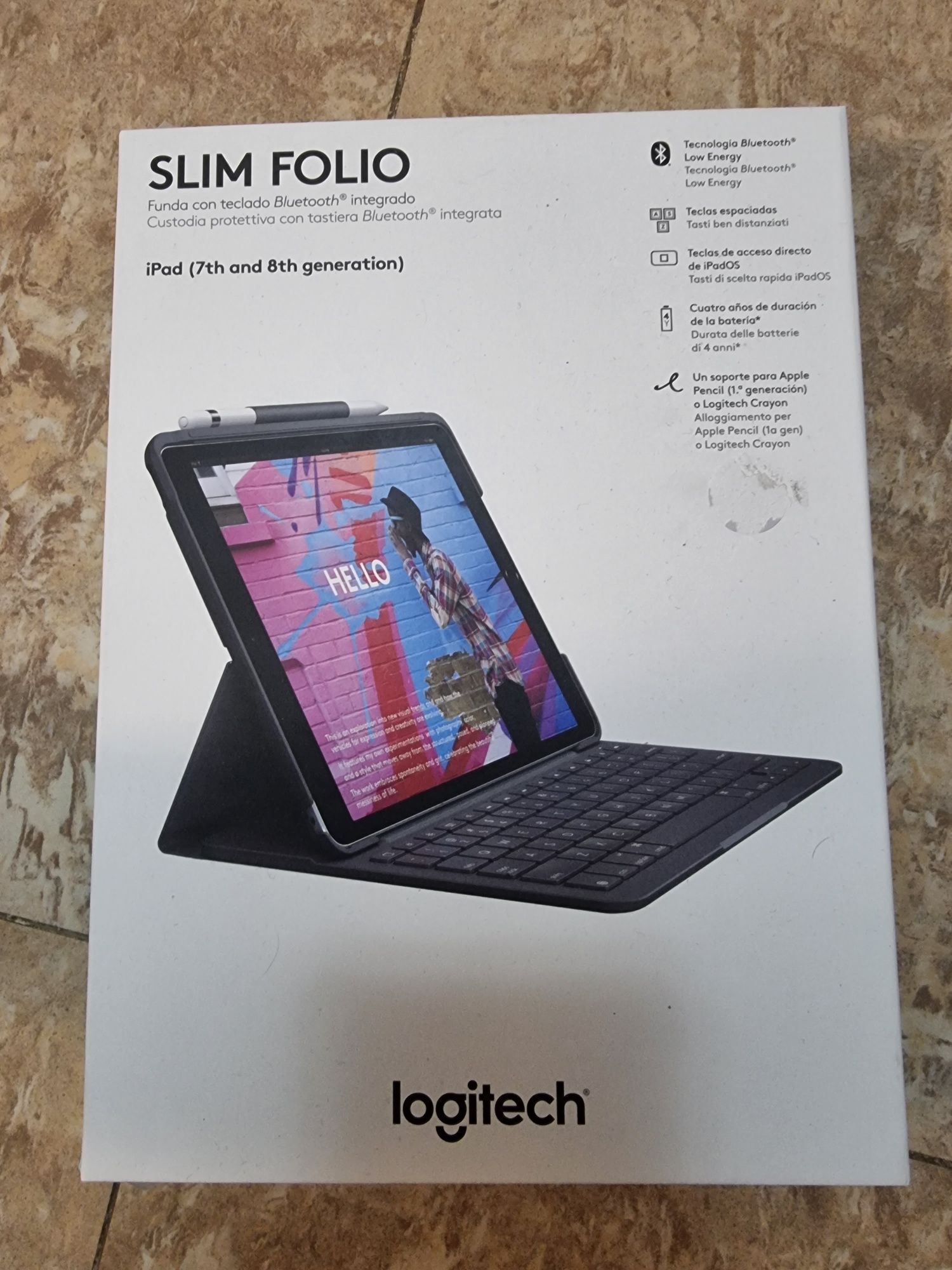 Husa cu tastatura Logitech Slim Folio pentru iPad (7th gen) / iPad Air