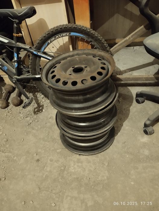 Продам железные диски размер 14