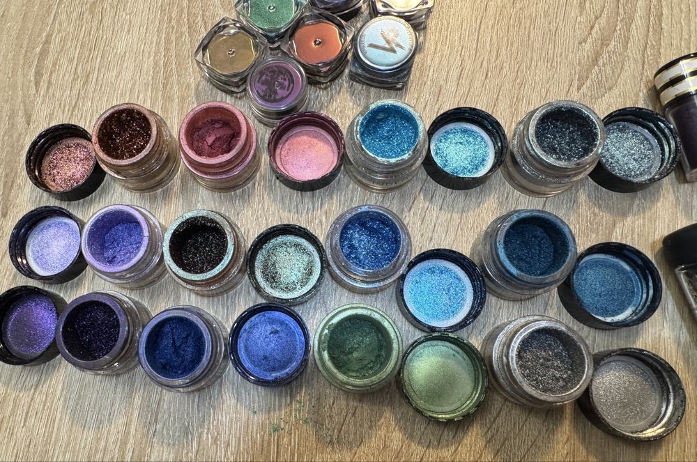 Lot pigmenti Inglot, MAC, VP