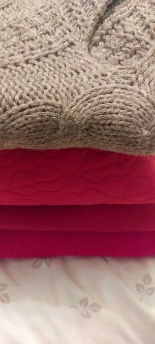 Vând 4 piese vestimentare toate la 110 lei