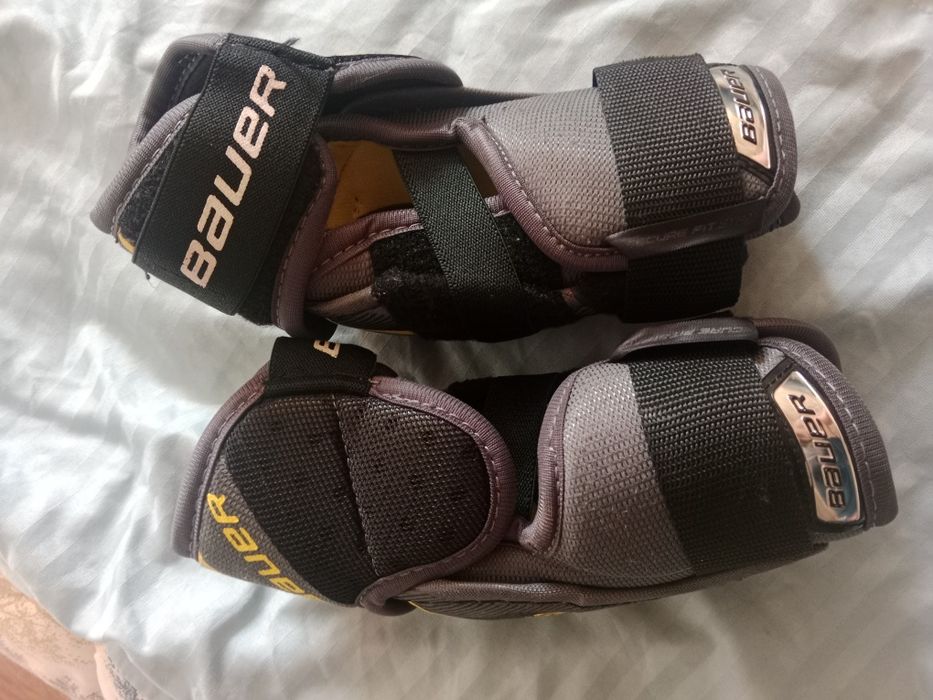 Продам налокотники хоккейные