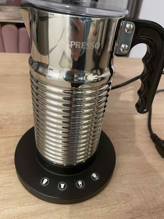 Spumant lapte Nespresso Aeroccino 4