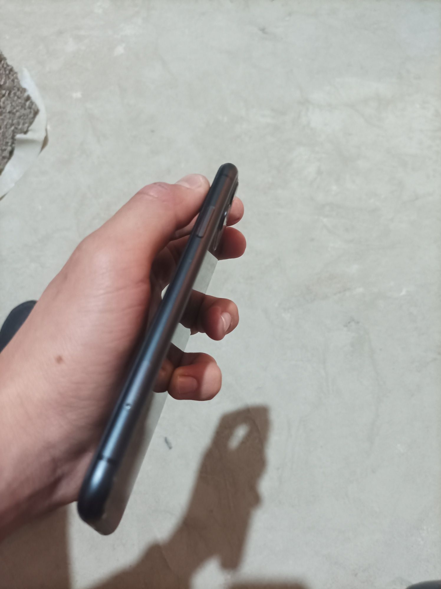 Iphone 11 qora 64gb