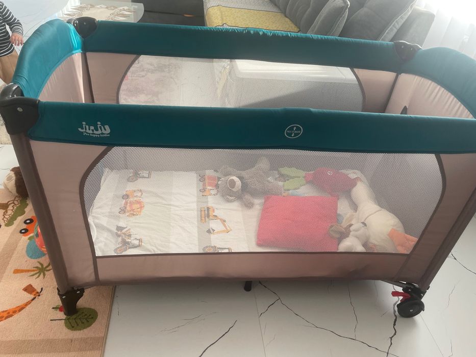 Vând pătuț ,premergător și centru activități bebe