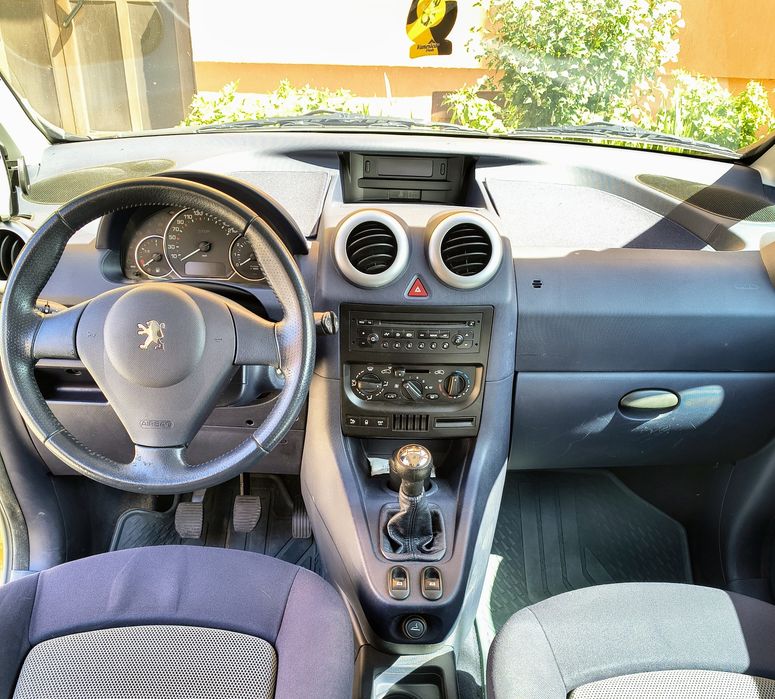Peugeot 1007  132500 km reali . RAR făcut !Toate dotările!.