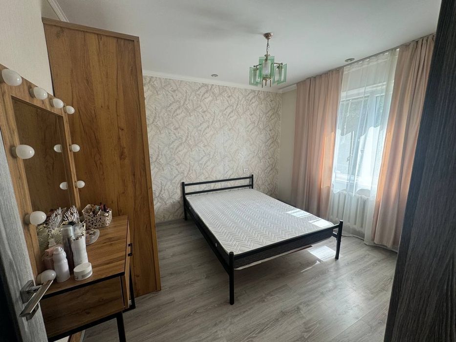 Продается 3х ком кв-ра на ул. Юсуф Хос Ходжиба, ор-р: парк Бабура,80м²