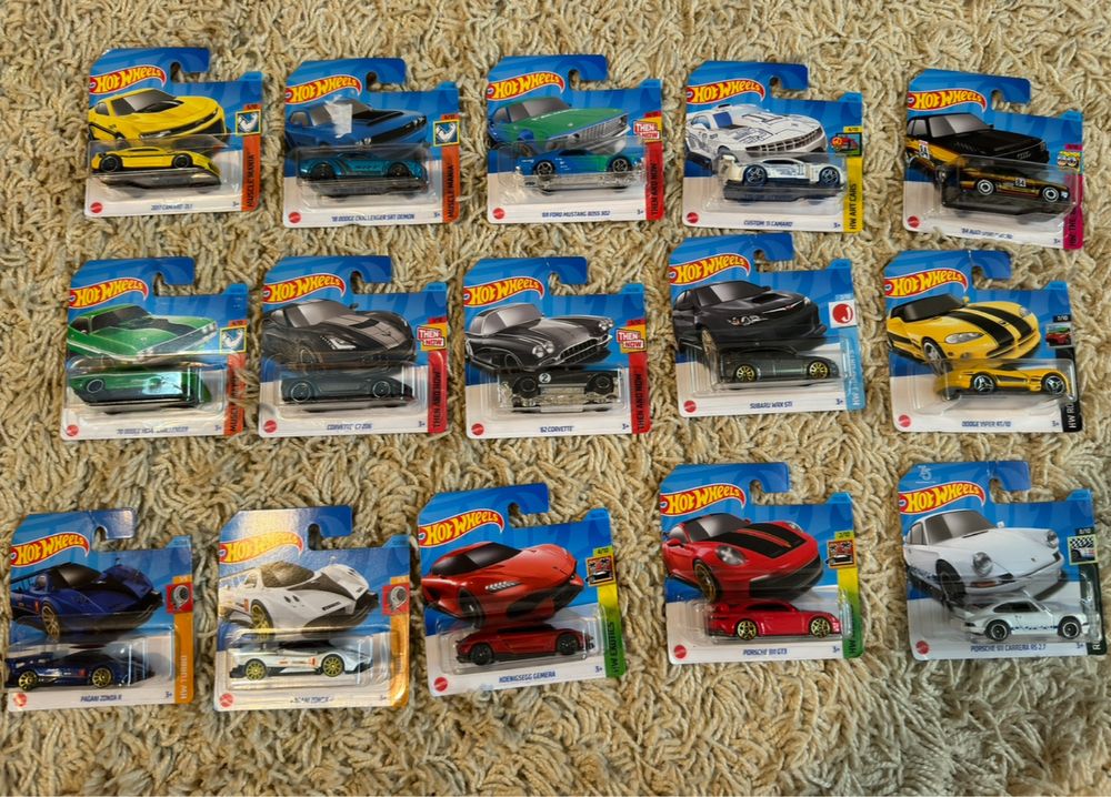 Masinute Hotwheels in Blister Neon Fortza Premium Noi BMW Porsche Audi