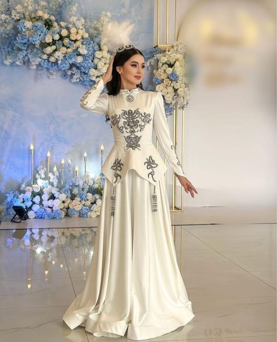 Платье на узату