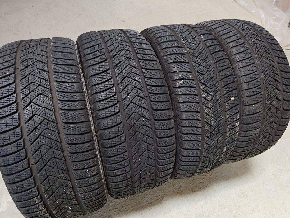 4 Cauciucuri 266 35 R21 Pirelli