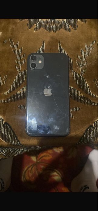 Продам айфон 11 в хорошем состояние