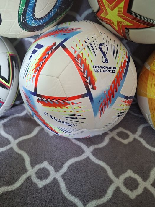 Vând colecție de mingi originale