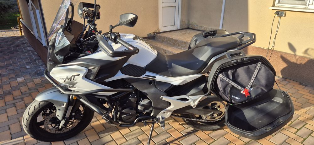 Vând CF MOTO 700 MT