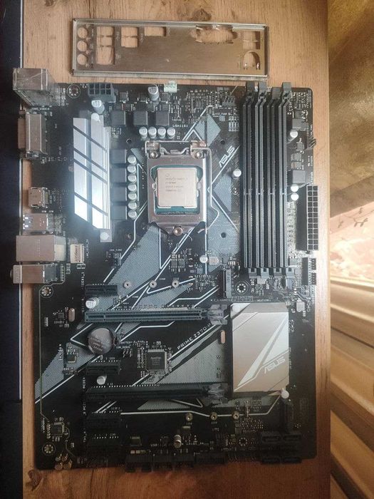 i7 9700F / ASUS Z370-P / LGA 1151v2 / Комплект