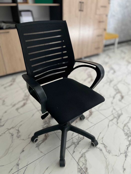 Офисная мебель б\у в хорошем состоянии