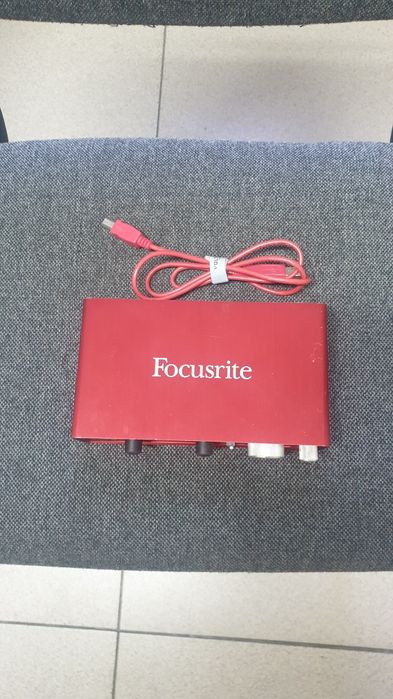 Звуковая карта focusrite Scarlett 2i2