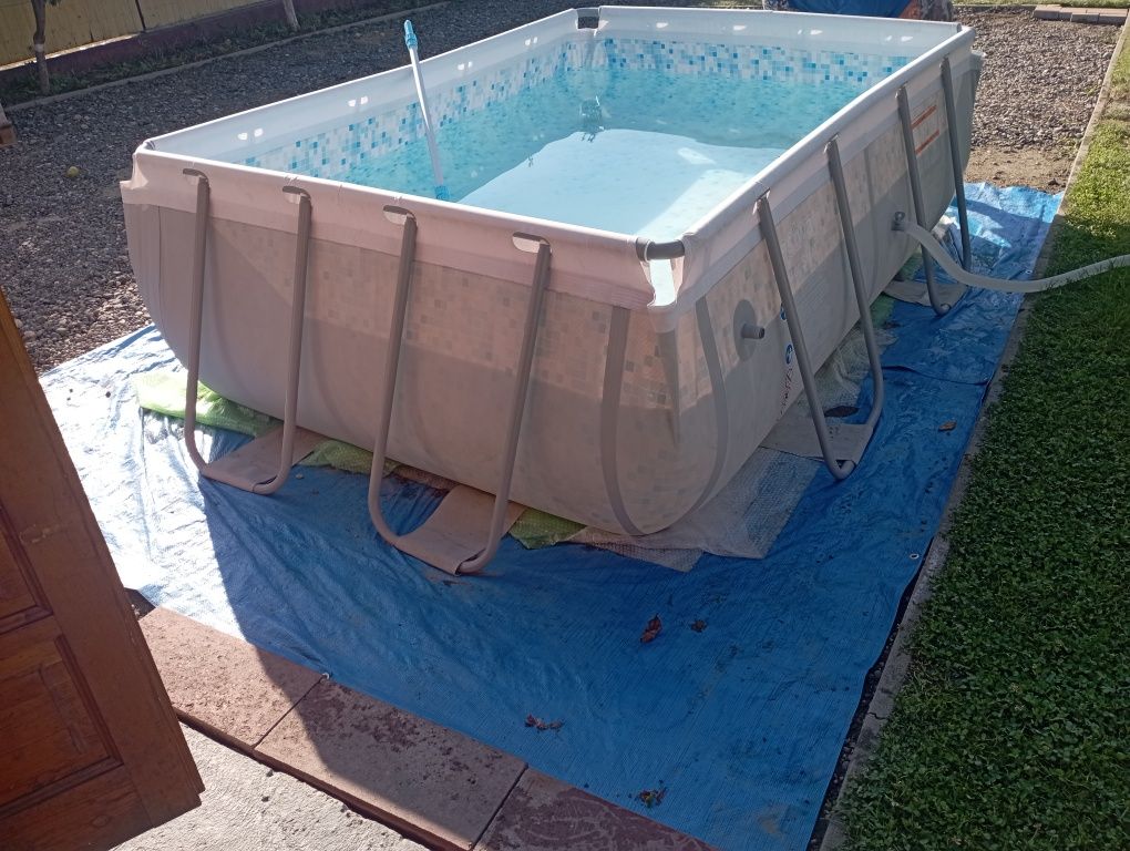 Piscina marca BESTWAY