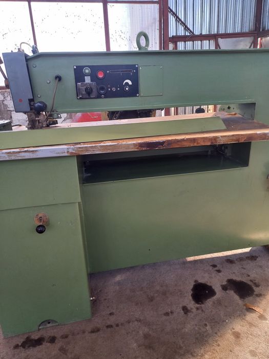 шивачка за фурнир 1300мм. .