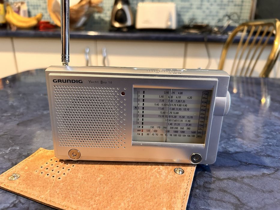 Radio Vintage Grundig Yacht Boy 10