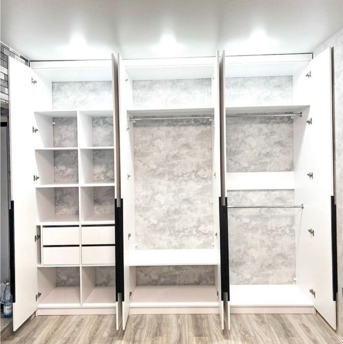 Продается шкаф 6 ти дверный