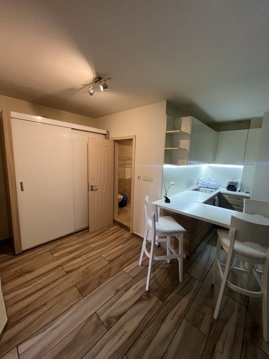 Тристаен спартсмент, 85 м2, зонс Б5, €800