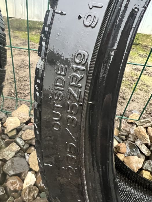 2 Cauciucuri de iarna // 235/35/R19