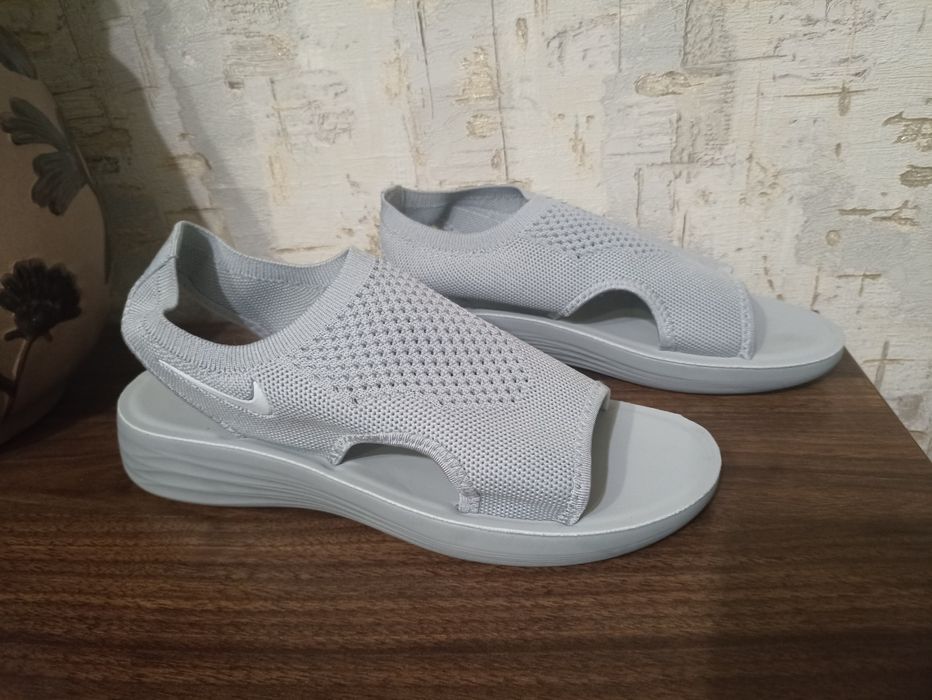 Босоножки  новые