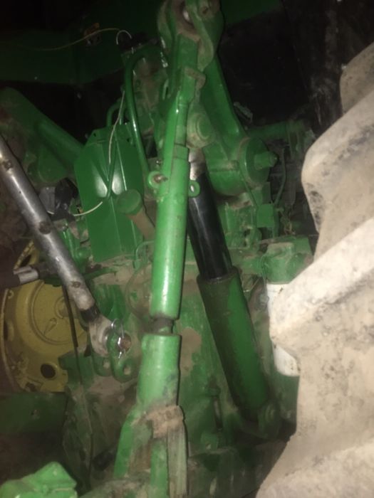 Brat oscillant echipament ridicare john deer 7800