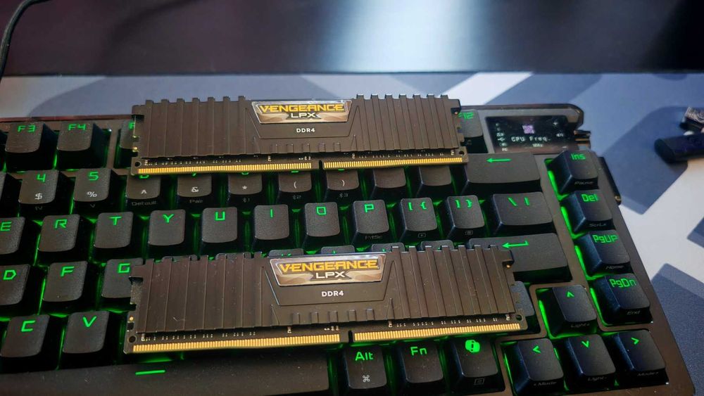 Рам памет Corsair VENGEANCE LPX 32GB (2x16GB) DDR4 3333MHz