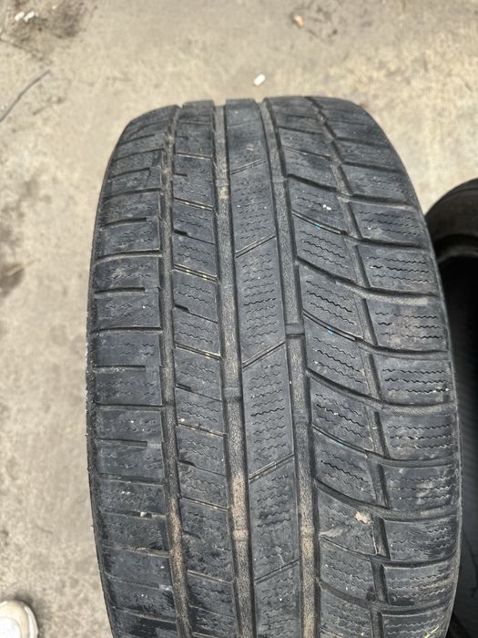 2бр Зимни Гуми Toyo 235/45 R18