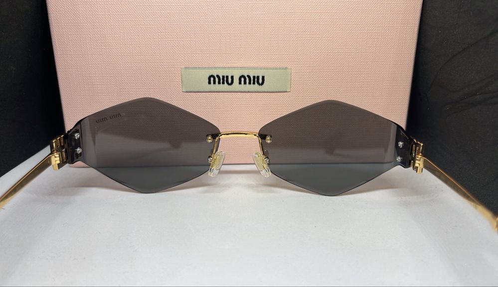 Слънчеви очила Miu Miu