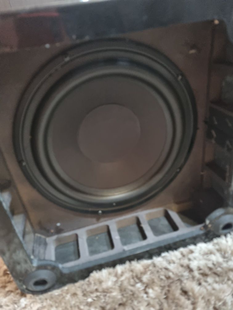 Harman Kardon активен субуфер 10 инча.