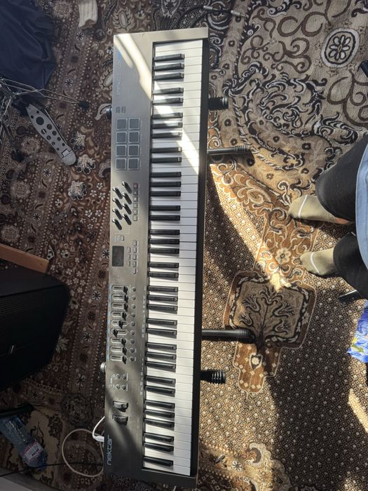 MIDI контролер Nektar Impact LX88+ – 88 клавиша +стойката за 50