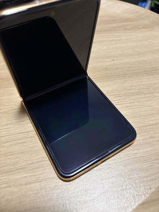 Motorola razr ultra 40