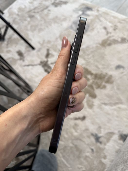 Iphone 15 PRO MAX 256 + документ за покупка и подарък