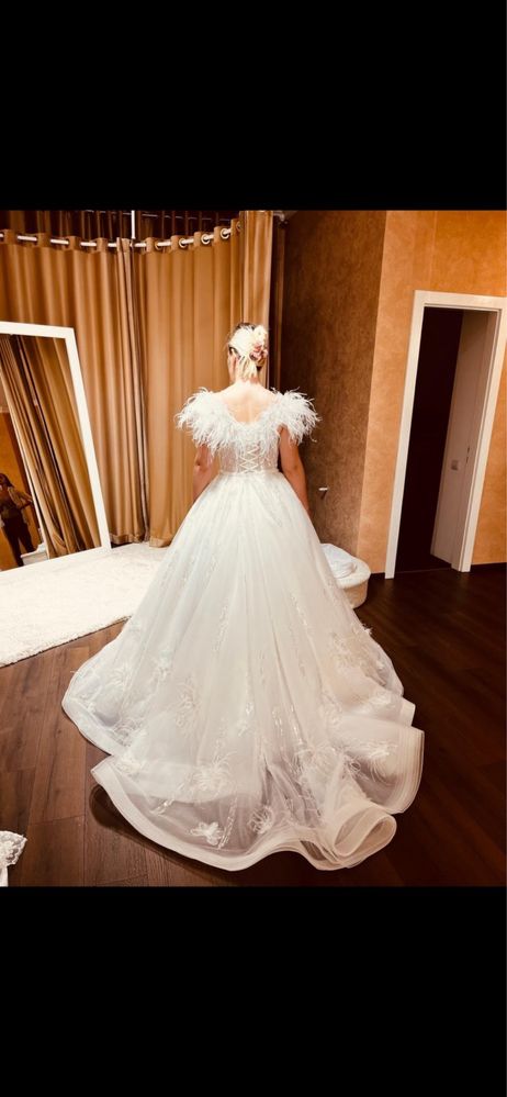 Rochie de mireasa tip printesa