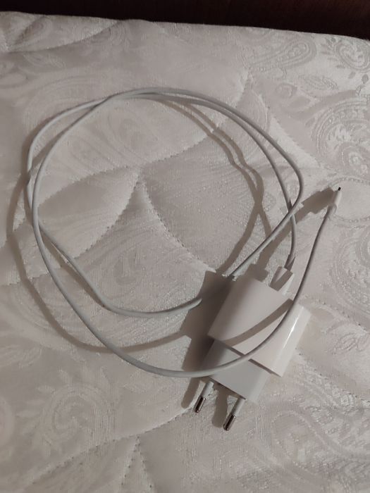 Оригинальная зарядка для:  iPhone, iPad, AirPods