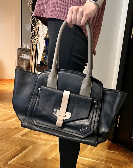 Дамска чанта Guess