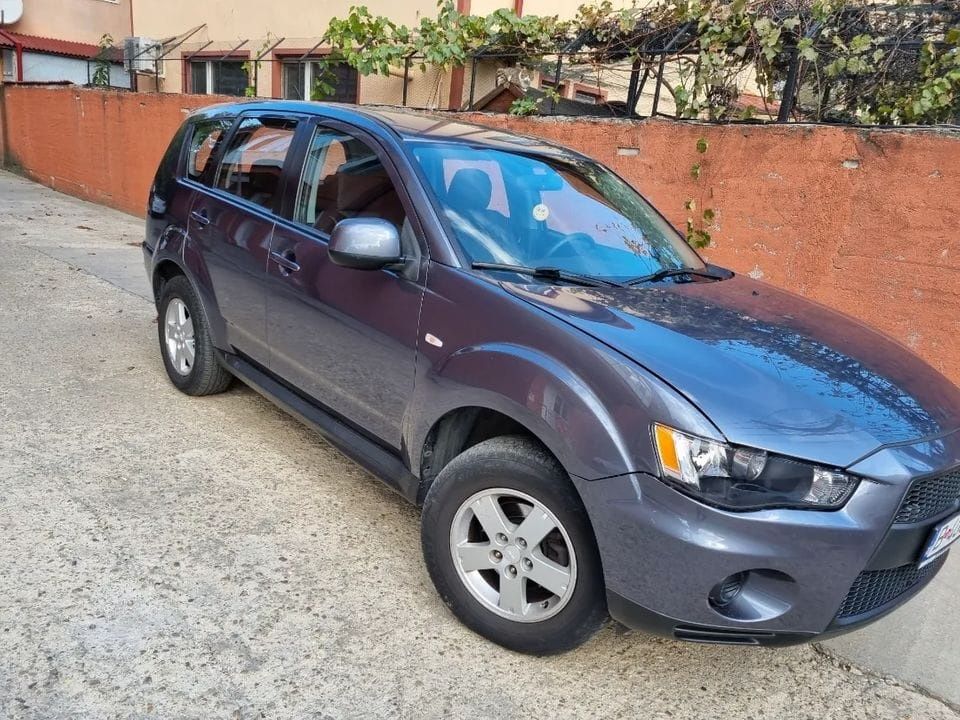 Vand Mitsubishi Outlander 2011, 2.0 benzina