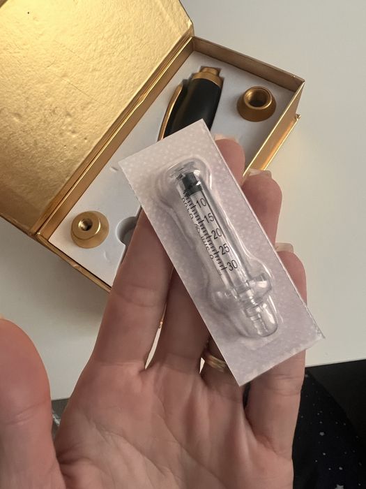 Hyaluron pen - volumizare buze