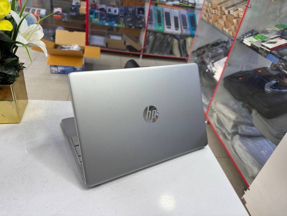 HP Core i3-11avlod ddr4 8/256 SSD Nvme holati ideal