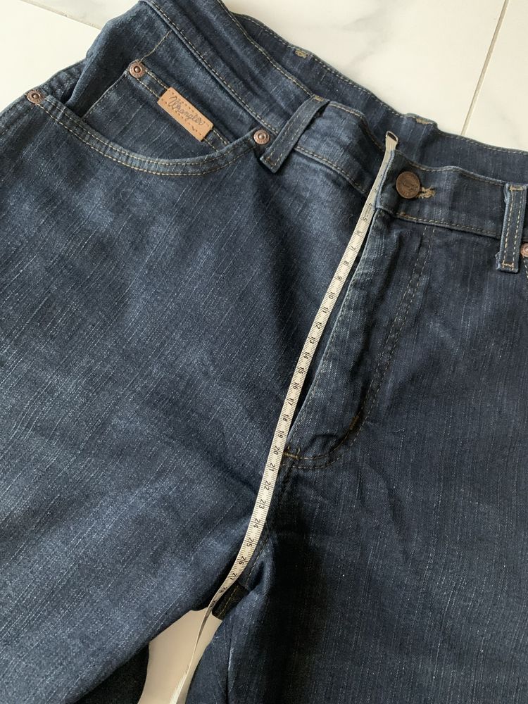 Оригинални мъжки дънки Wrangler 33/30