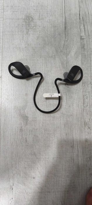 Продавам безжични блутут слушалки JBL