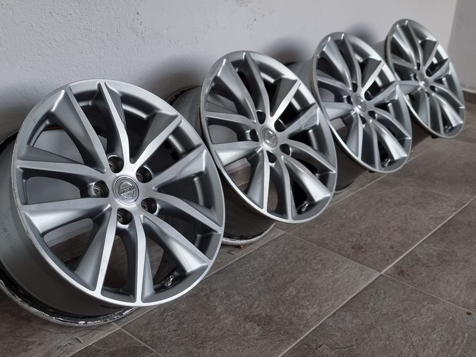 17" Оригинални джанти Nissan Qashqai X-trail 5×114.3 7.5J ET45