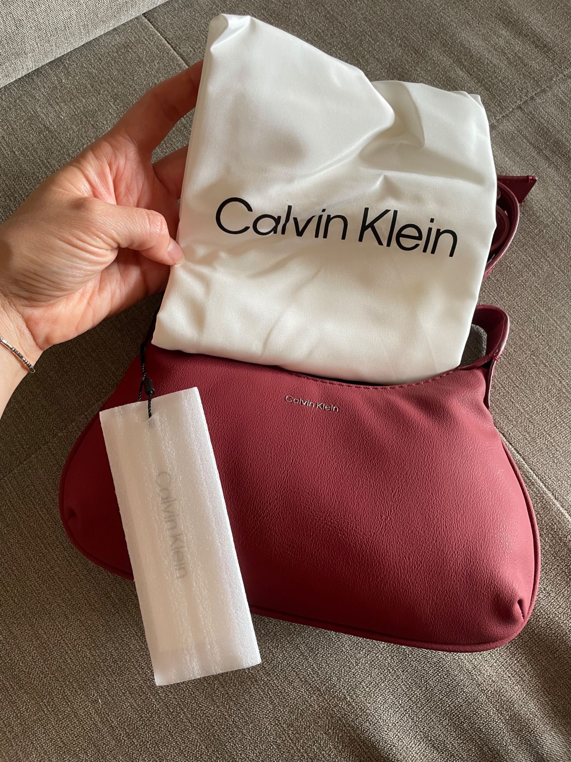 Чанта Calvin Klein, цвят бордо, нова