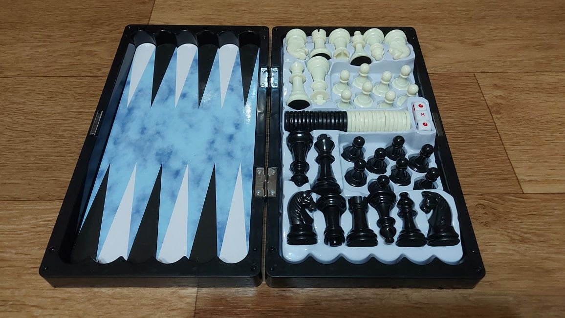 Шахматы-нарды-шашки новые на магнитной доске