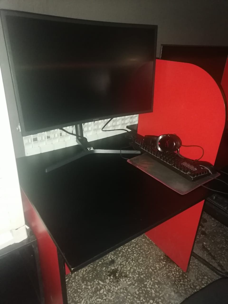 Компьютерный стол ( стол для компьютера)