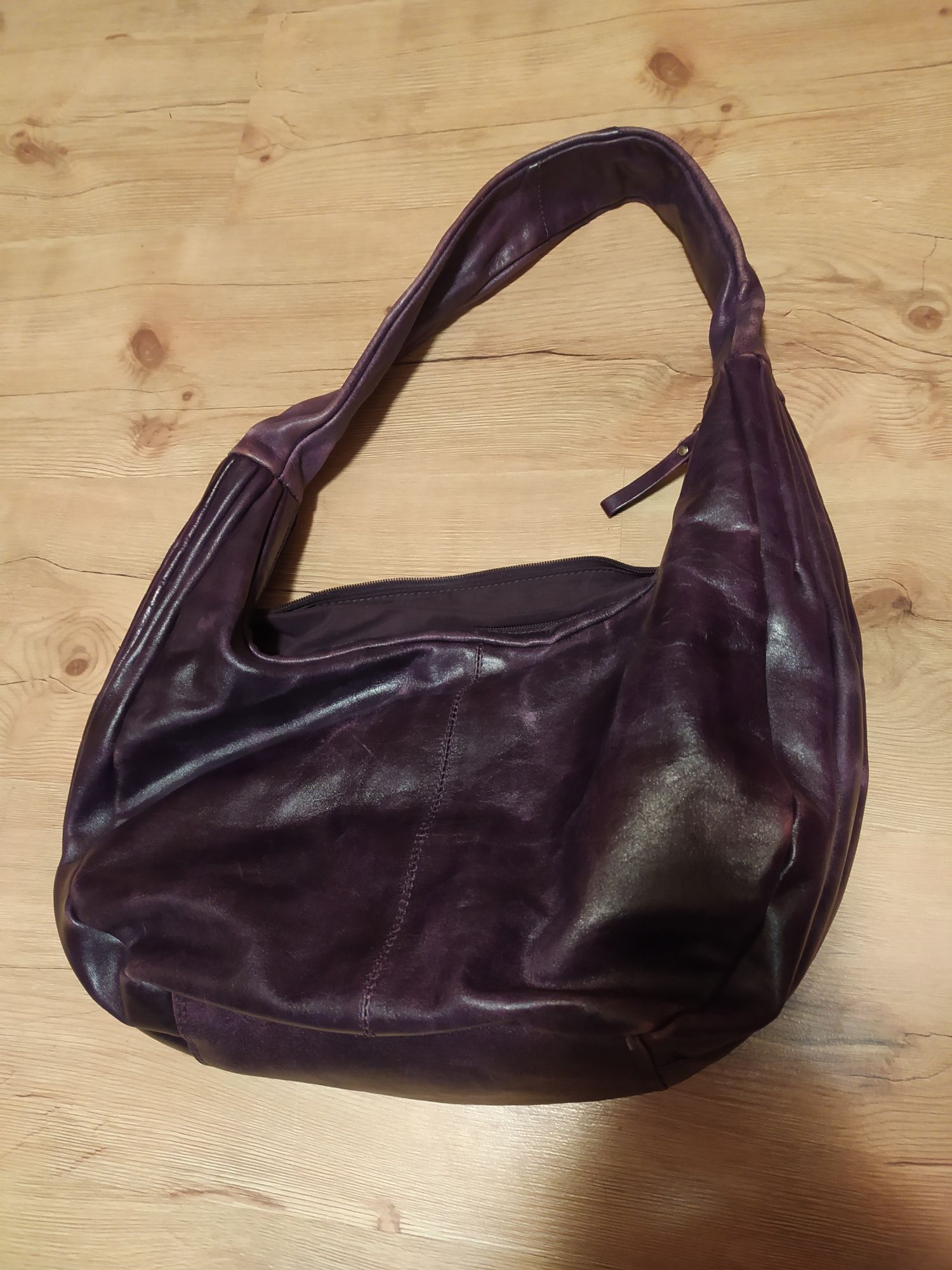 Дамска чанта естествена кожа виолетова