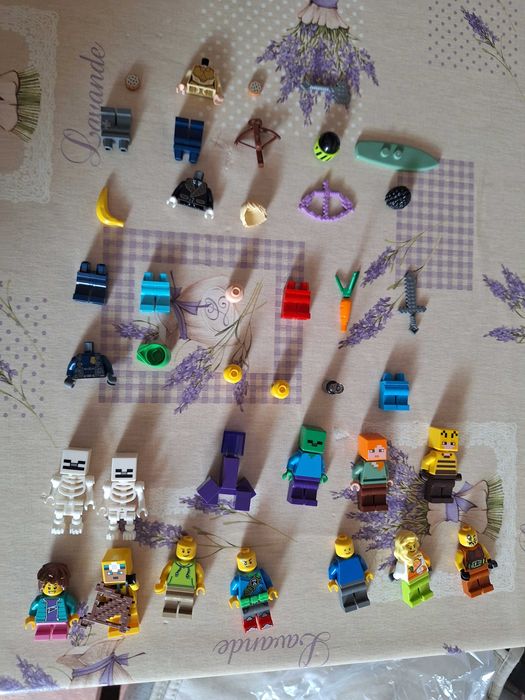 Lego minifigurine si accesorii