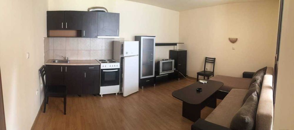 Дава се под наем Двустаен апартамент в Бургас, Славейков - 65 кв.м за 382.5 € - Снимка #2